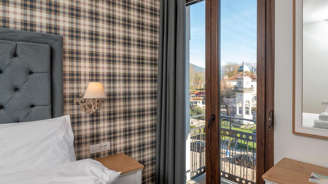 Brettania Hotel Ioannina Exterior photo